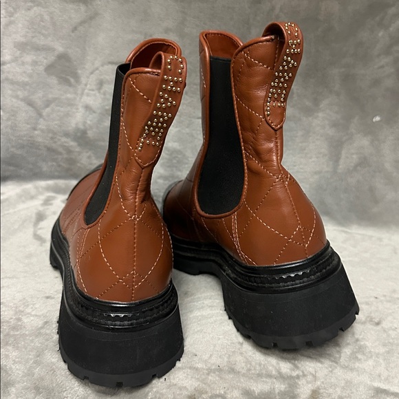 Chanel Women's Cap Toe Chelsea Ankle Boots Size 40 - Picture 5 of 12